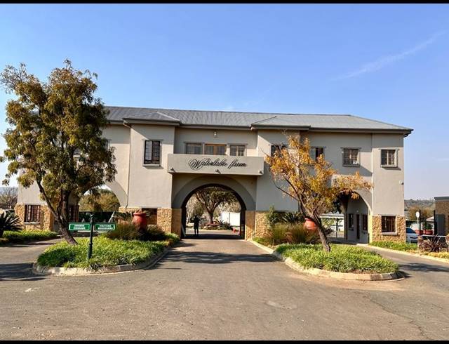 4 BEDROOM HOUSE FOR SALE IN WATERLAKE FARM LIFESTYLE ESTATE